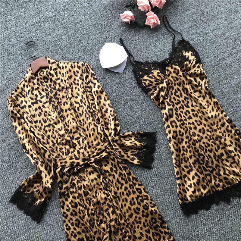 Long sleeve robe